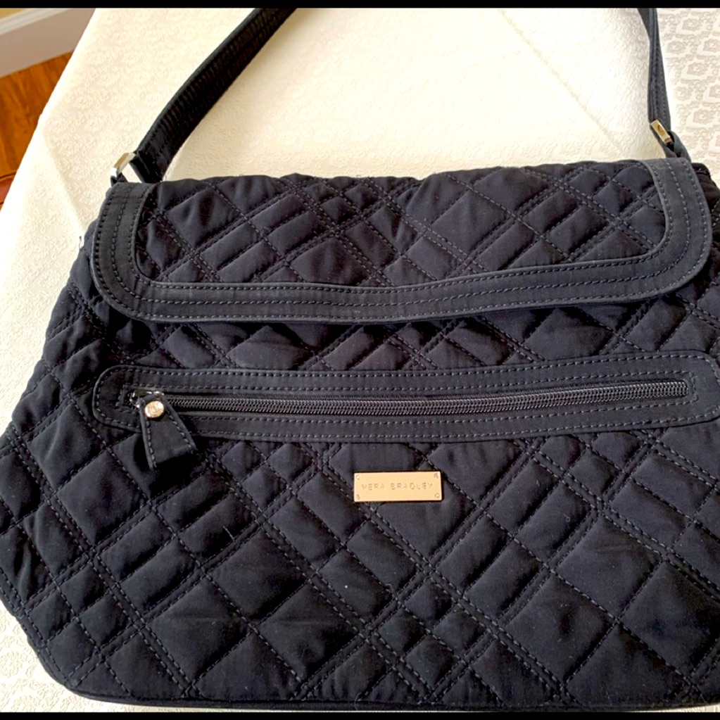 Black Vera Bradley Purse With Zebra Interior. Inv Nc6
